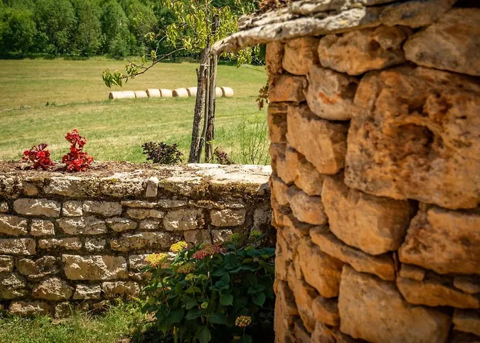 Nyaraló Girou Montcabrier