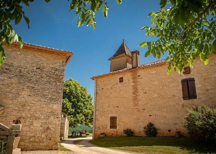 Girou Nyaraló Montcabrier