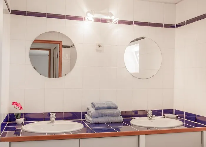 Nyaraló Girou Montcabrier